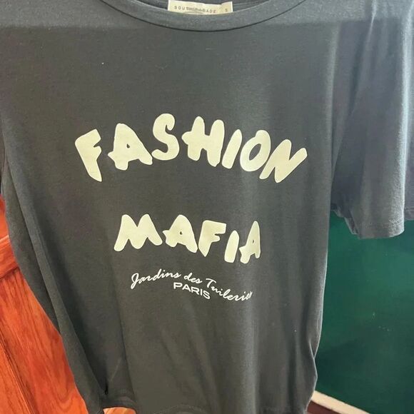 EUC Charcoal Gray “ Fashion Mafia “ Short Sleeve T-shirt #025 - Picture 3 of 8